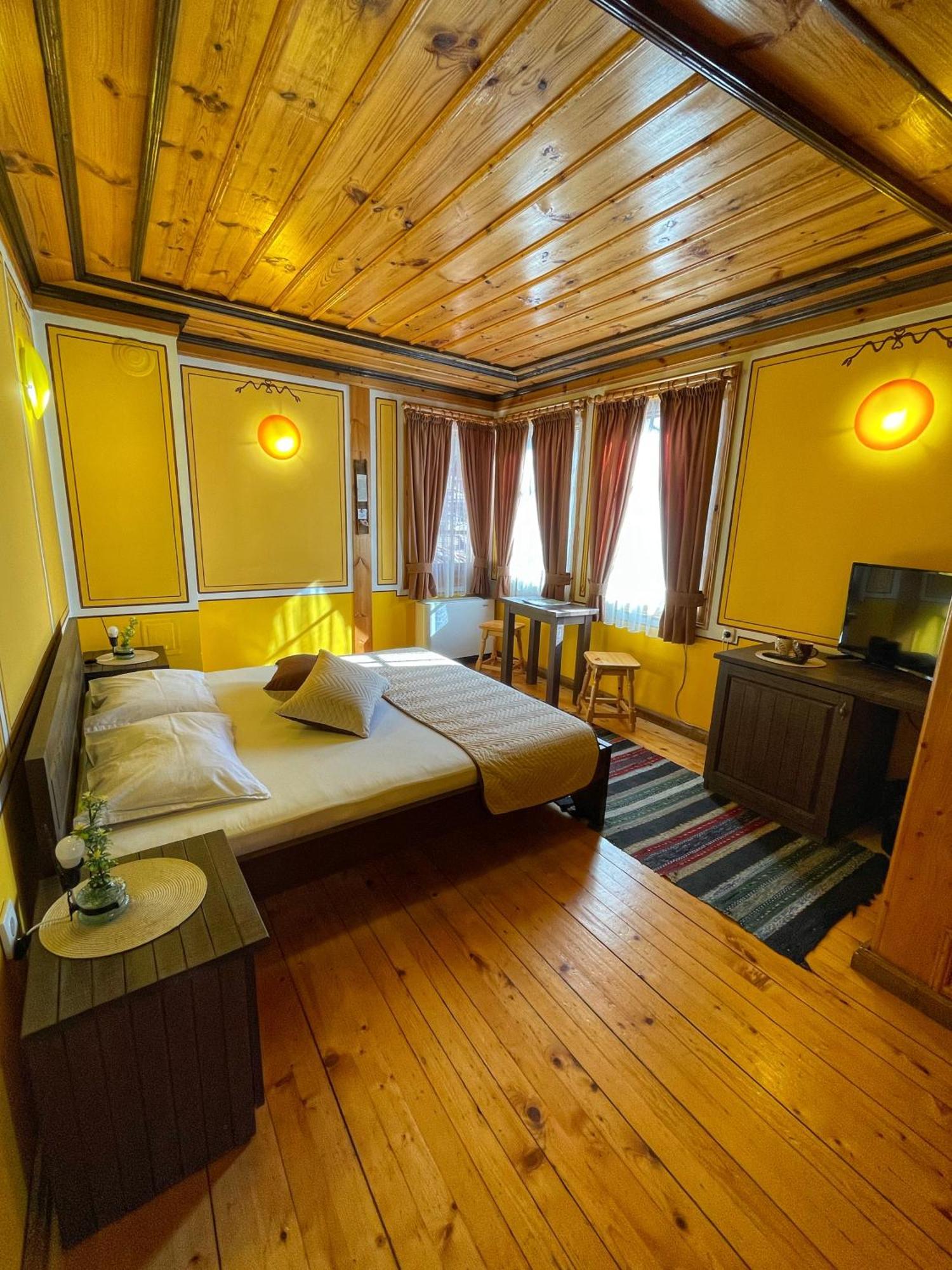 Guest Rooms Colorit コプリフシティツァ エクステリア 写真