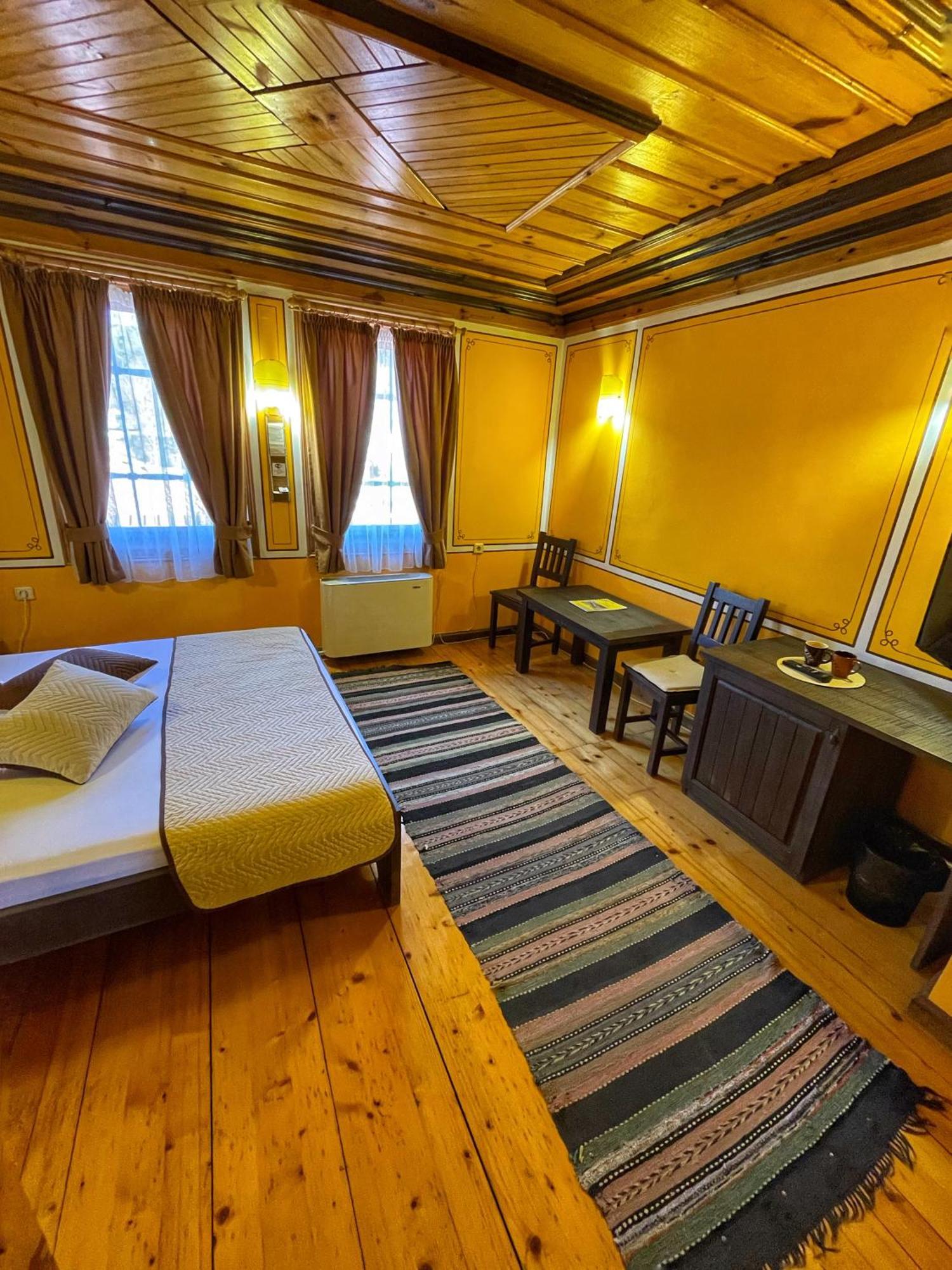 Guest Rooms Colorit コプリフシティツァ エクステリア 写真