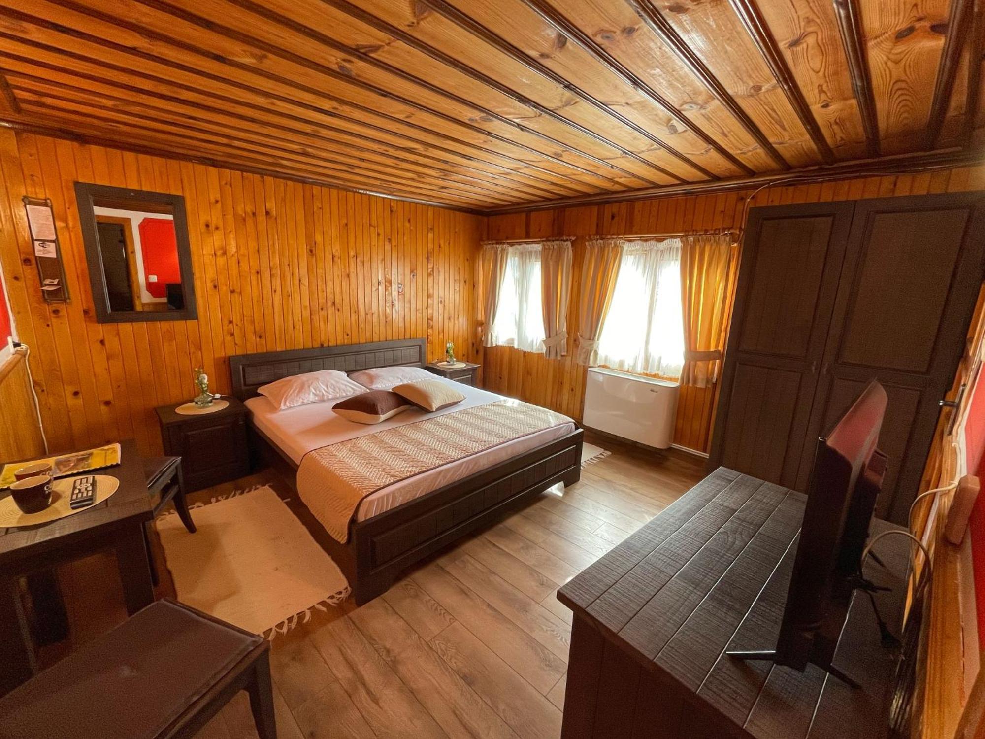 Guest Rooms Colorit コプリフシティツァ エクステリア 写真