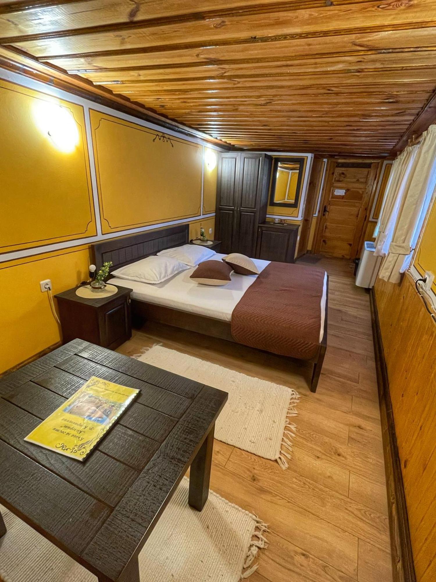 Guest Rooms Colorit コプリフシティツァ エクステリア 写真